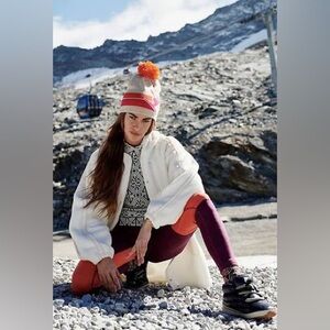 Sorel Out N About Puffy Lace Booties. 8